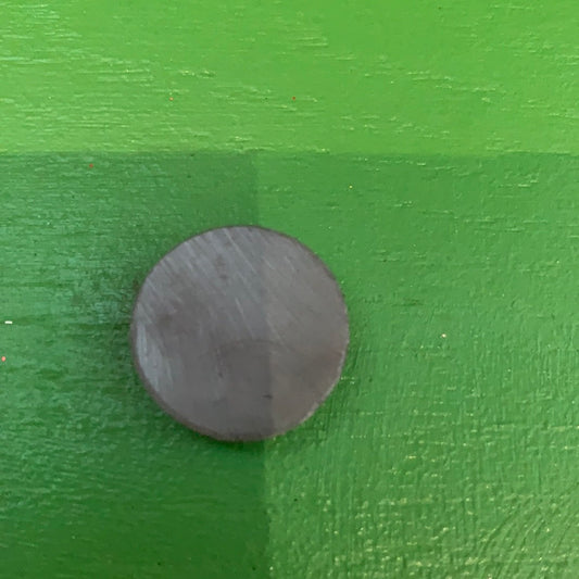 Magnet for ornaments